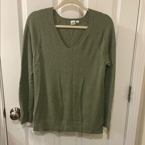 GAP Women’s Large Sage Green V-Neck Sweater Relaxed Fit